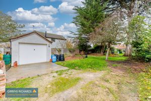 Garage/Garden- click for photo gallery